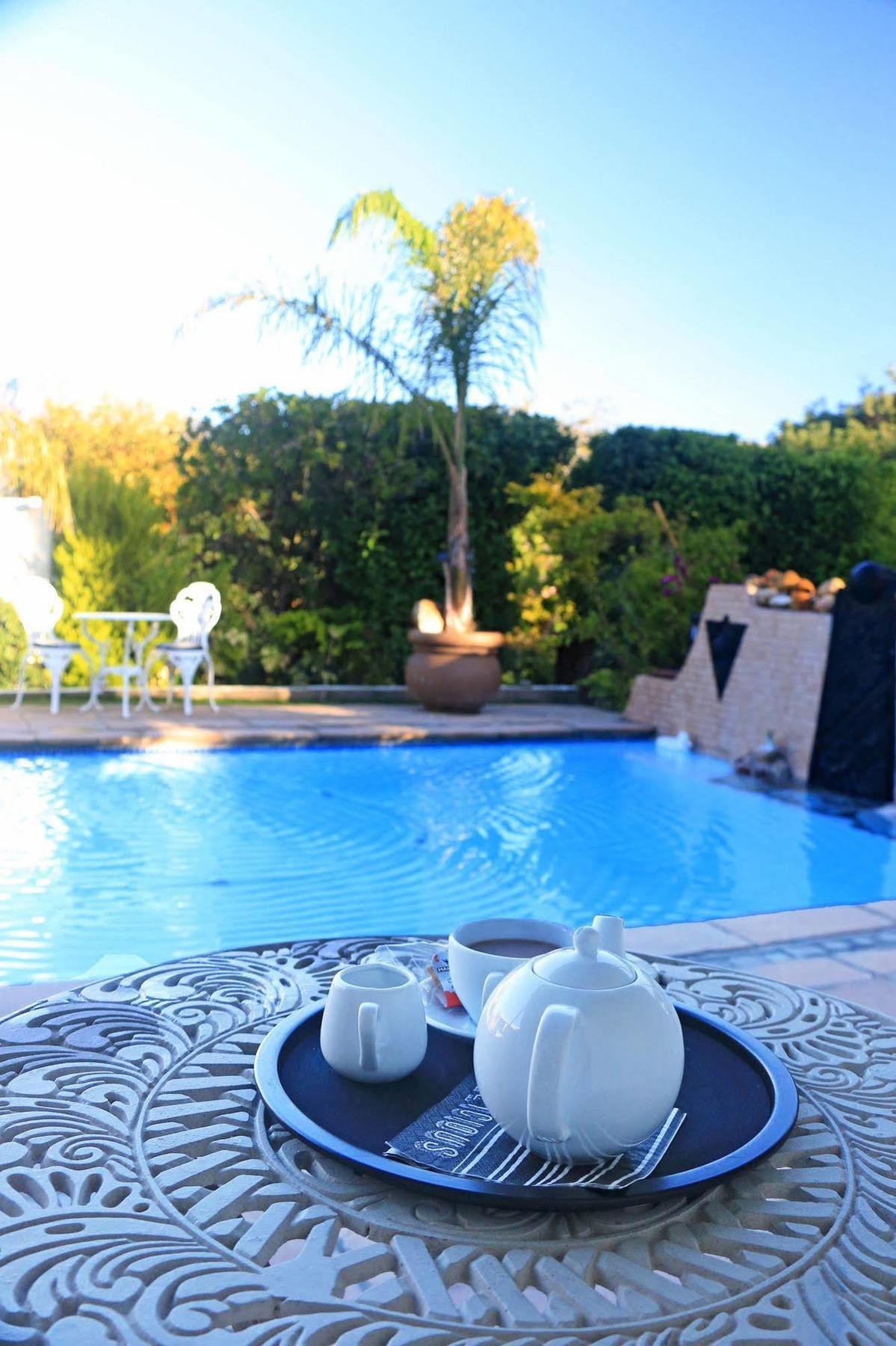 Guest house Paradiso & Self-catering 4*