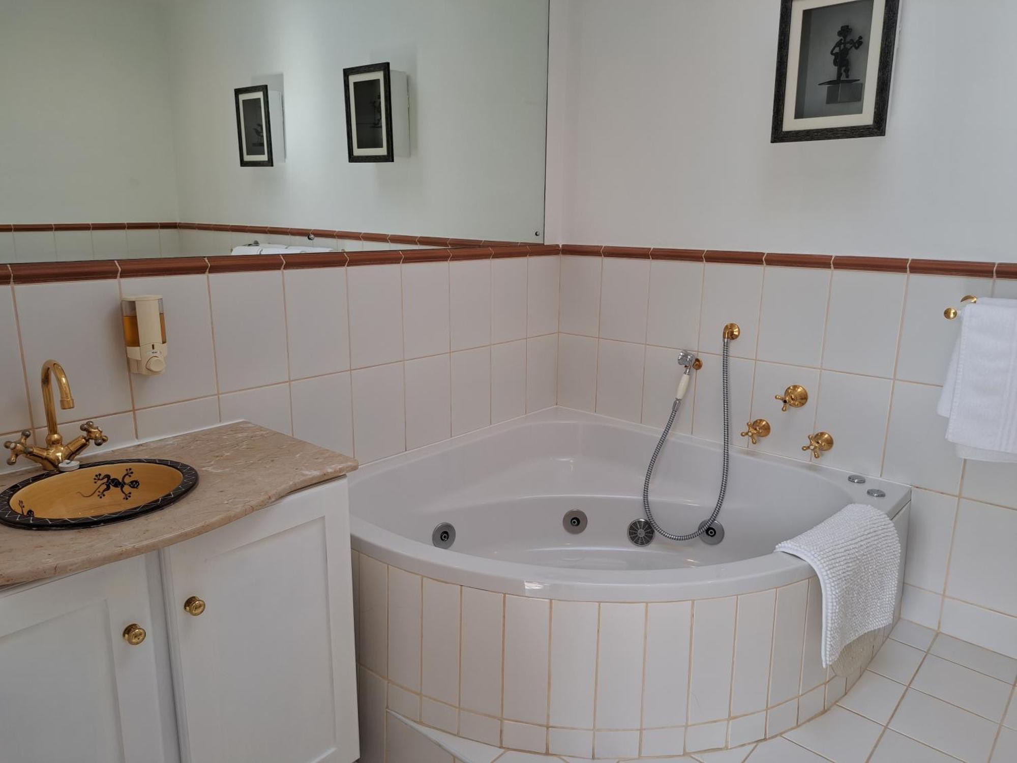 Guest house Paradiso & Self-catering 4*