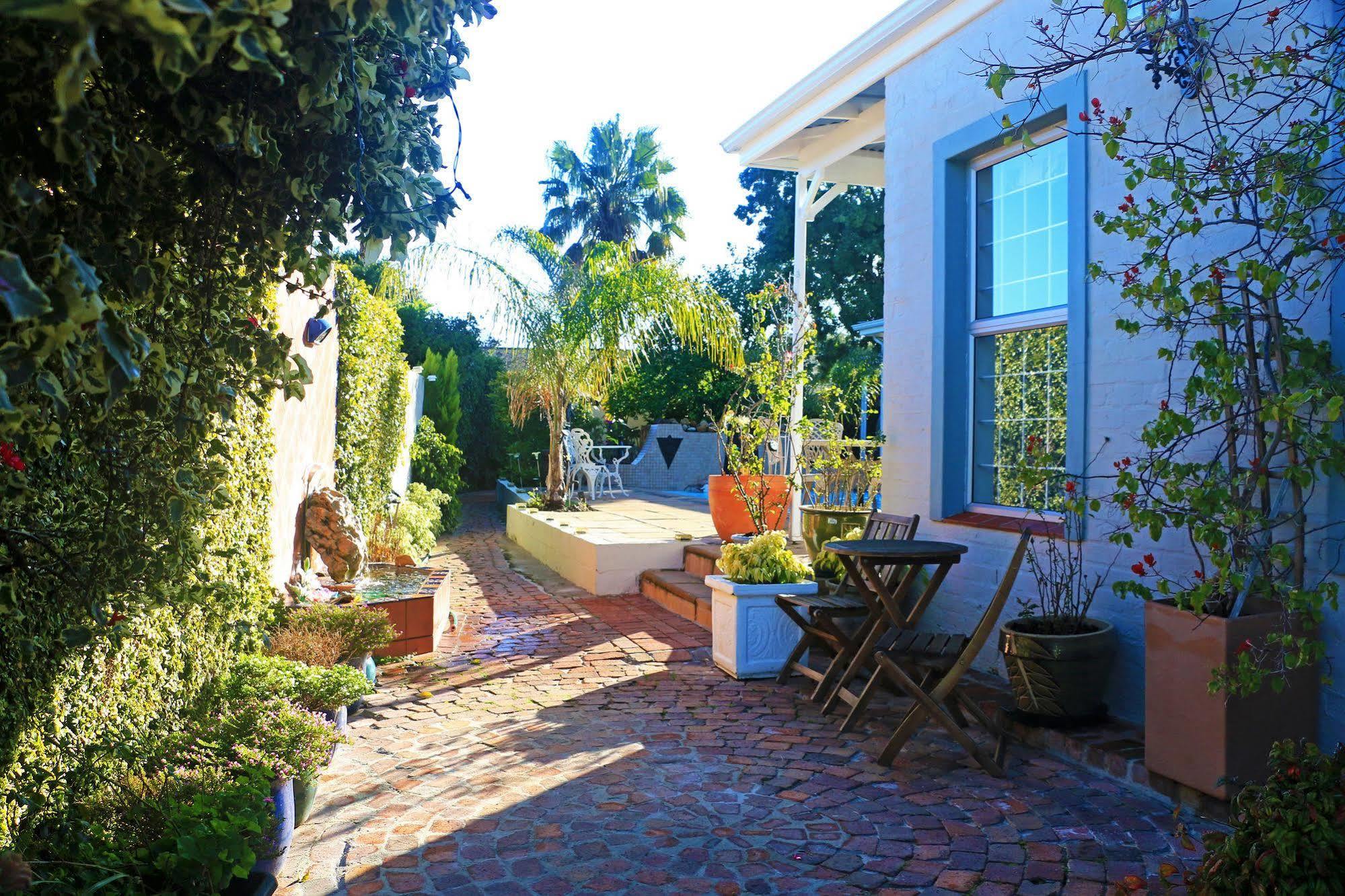 Paradiso & Self-catering