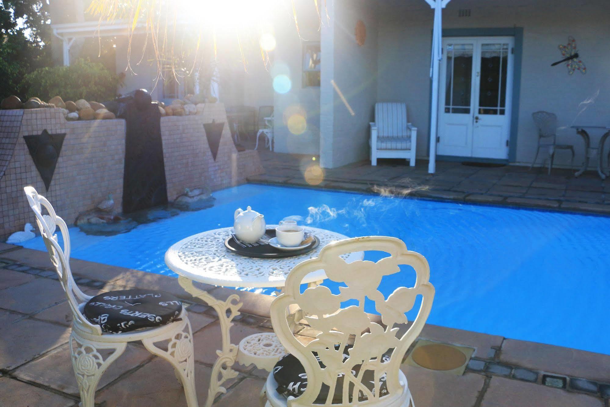 Guest house Paradiso & Self-catering 4*