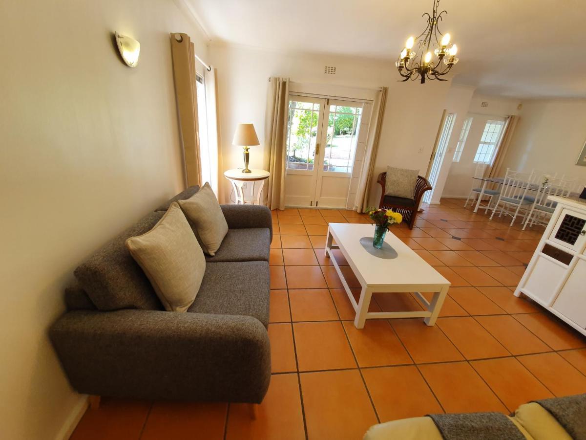 Guest house Paradiso & Self-catering 4*